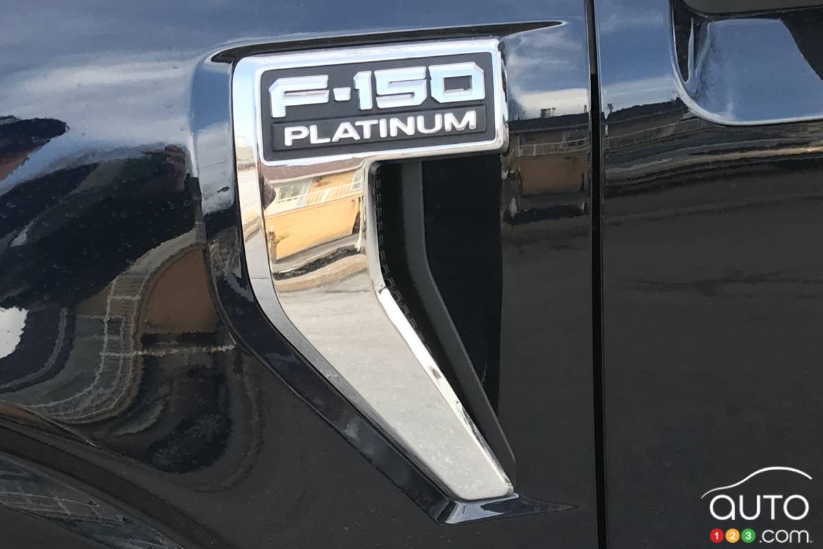Ford F-150 EcoBoost 2021, écusson